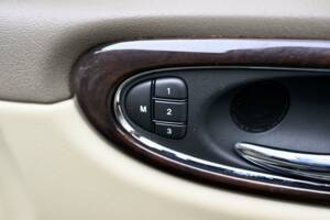 Image 47/50 of Jaguar XJ 8 4.2 (2006)