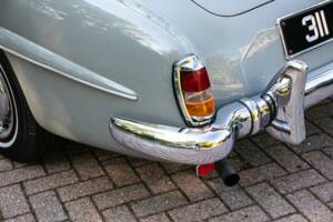 Image 37/46 of Mercedes-Benz 190 SL (1960)