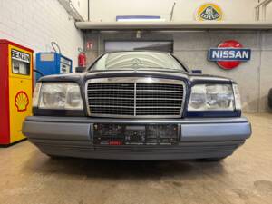 Bild 3/21 von Mercedes-Benz 300 CE-24 (1993)