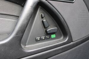 Image 26/50 of Mercedes-Benz SL 320 (2001)