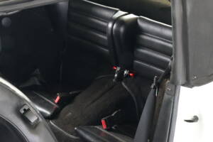 Imagen 24/30 de Porsche 911 Carrera 3.2 (WTL) (1986)