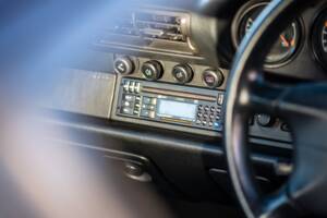 Image 27/93 de Porsche 911 Carrera (1994)