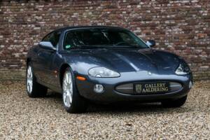 Immagine 34/50 di Jaguar XK8 4.0 (2002)