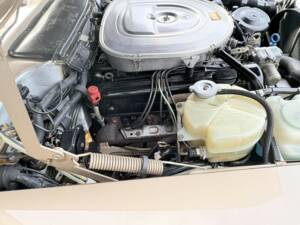 Image 40/50 of Mercedes-Benz 560 SL (1987)