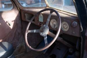 Image 57/134 of Ford V8 (1937)