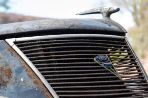 Image 105/134 of Ford V8 (1937)