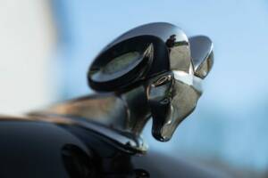 Image 14/50 of Dodge Coronet "Red Ram" (1953)