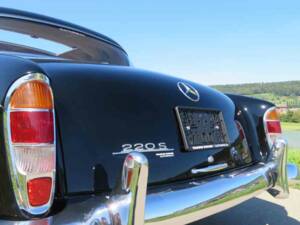 Image 17/20 of Mercedes-Benz 220 S (1958)
