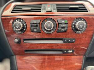 Imagen 19/26 de BMW 650i (2006)