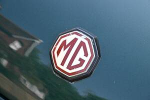 Bild 34/50 von MG RV8 (1995)