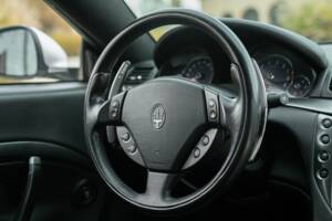 Bild 43/50 von Maserati GranTurismo S (2009)