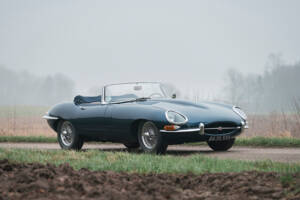 Image 1/21 de Jaguar E-Type 3.8 Flat Floor (1961)