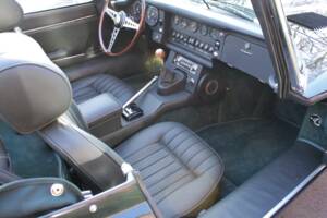 Image 11/21 de Jaguar E-Type (1969)