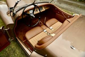 Image 48/50 de Jaguar XK 120 OTS (1950)