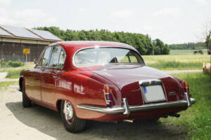 Image 6/22 of Daimler Sovereign 4.2 (1969)