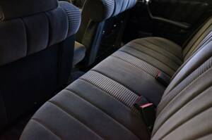 Image 24/36 de Mercedes-Benz 280 E (1982)