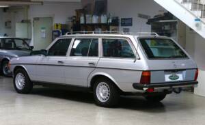 Bild 7/25 von Mercedes-Benz 280 TE (1985)