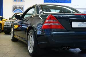 Image 8/25 of Mercedes-Benz SLK 230 Kompressor (1997)