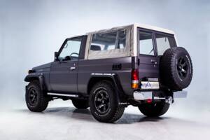 Image 11/42 of Toyota Land Cruiser FJ 62 (1985)