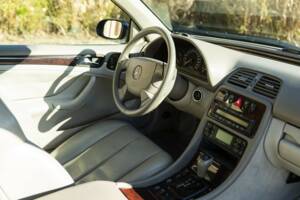 Bild 33/50 von Mercedes-Benz CLK 230 Kompressor (1999)