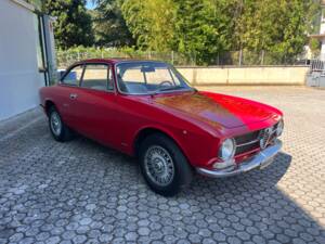Imagen 7/18 de Alfa Romeo Giulia GT 1300 Junior (1973)