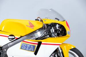 Bild 37/50 von Honda RS 250 RF (1992)