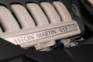 Imagen 3/27 de Aston Martin DB 7 Zagato (2004)