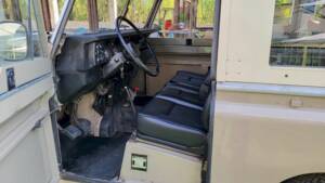 Bild 16/39 von Land Rover 88 (1981)