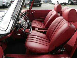 Imagen 10/26 de Mercedes-Benz 230 SL (1967)