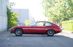Immagine 7/39 di Jaguar E-Type V12 (2+2) (1973)