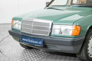 Obraz 18/50 pojazdu Mercedes-Benz 190 D 2.5 (1986)