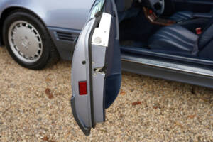 Image 32/50 de Mercedes-Benz 300 SL (1991)