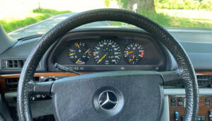 Image 8/24 of Mercedes-Benz 500 SEL (1982)