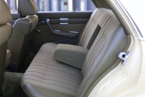 Bild 38/76 von Mercedes-Benz 280 SE (1977)