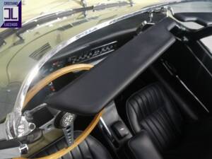 Image 23/51 de Jaguar E-Type (1970)