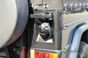 Image 44/49 of Mercedes-Benz 230 GE (LWB) (1991)