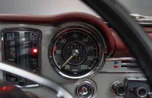 Bild 38/44 von Mercedes-Benz 280 SL (1970)