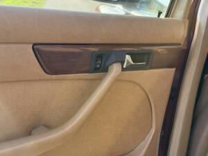 Imagen 17/26 de Mercedes-Benz 300 SDL (1987)
