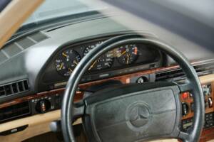 Image 12/39 of Mercedes-Benz 560 SEC (1990)