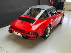 Image 7/50 of Porsche 911 Carrera 3.2 (1987)