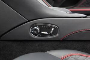 Immagine 72/84 di Aston Martin DBS 770 Ultimate Volante (2023)