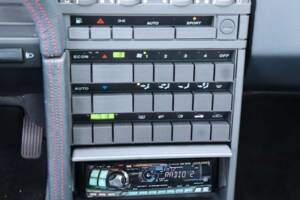 Imagen 25/50 de Alfa Romeo 164 3.0 V6 Quadrifoglio (1991)