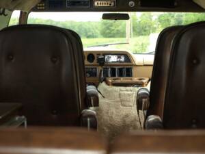 Immagine 115/143 di Dodge B 200 Sportsman (1978)