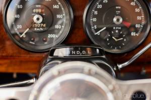 Image 41/50 of Daimler 2.5 Litre V8 (1965)
