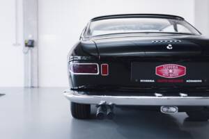 Image 77/100 of Ferrari 330 GT 2+2 (1965)