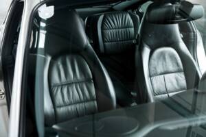 Image 23/50 of Porsche 911 Carrera 4S (2004)