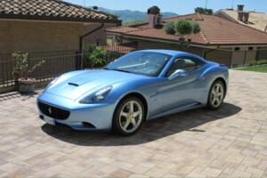Image 31/35 de Ferrari California (2010)