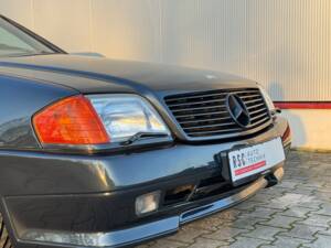 Image 15/37 de Mercedes-Benz 500 SL 6.0 AMG (1990)