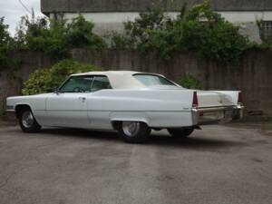 Immagine 6/50 di Cadillac DeVille Convertible (1969)