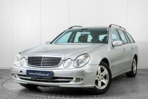 Bild 3/50 von Mercedes-Benz E 200 Kompressor T (2003)